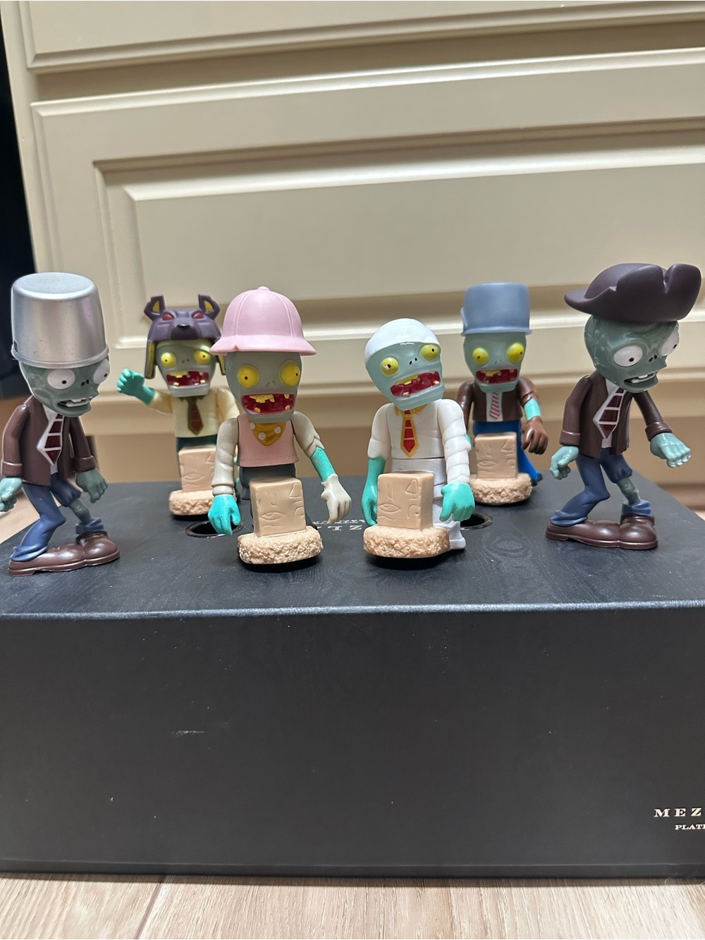 Plants vs Zombies Mini Figure Toy Lot of 6 - Mummy Zombie Bundle